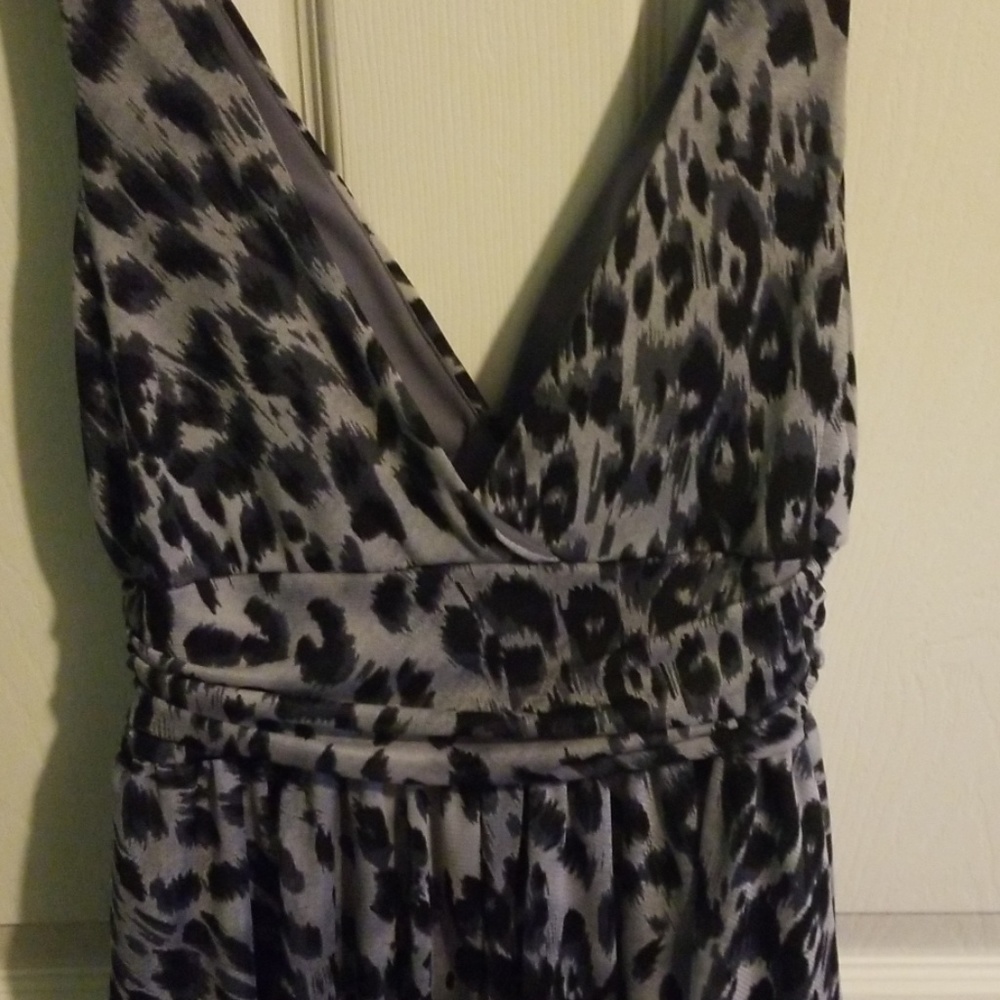 Dress - Picture 2 of 6